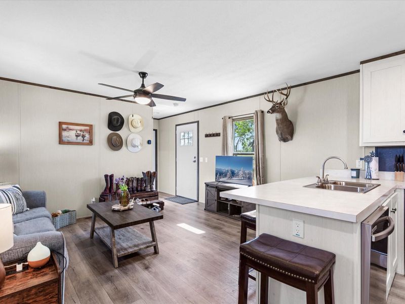 Furnished interior view inside a new home in , La Vernia (Image 6).