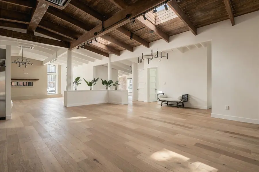 Image 47 of a home in .
