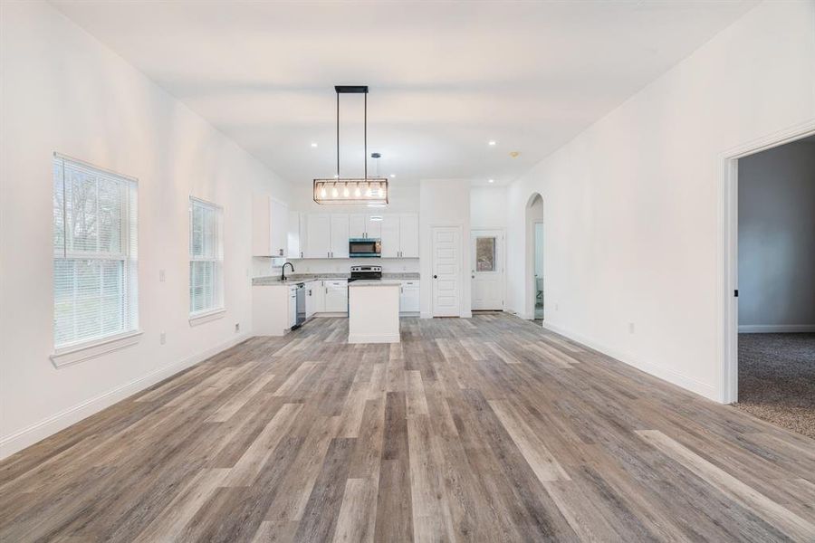 Spacious, unfurnished interior of a new home in , Paris (Image 9). Spacious, unfurnished interior of a new home in , Paris (Image 9).