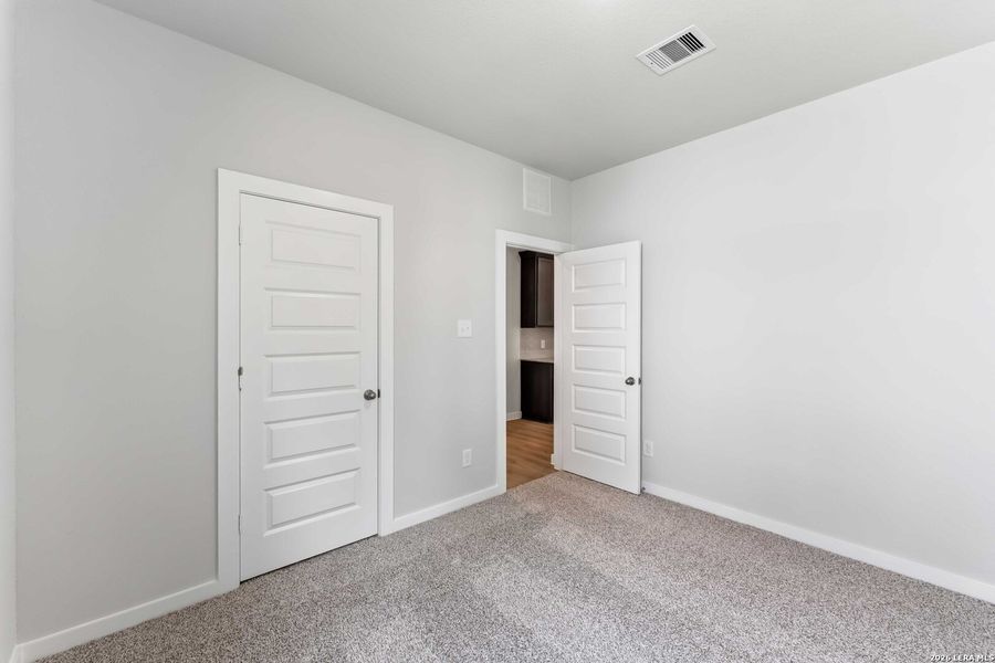 Spacious, unfurnished interior of a new home in Hickory Ridge, Elmendorf (Image 19).