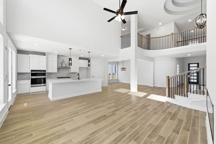 Spacious, unfurnished interior of a new home in The Colony, Bastrop (Image 14).