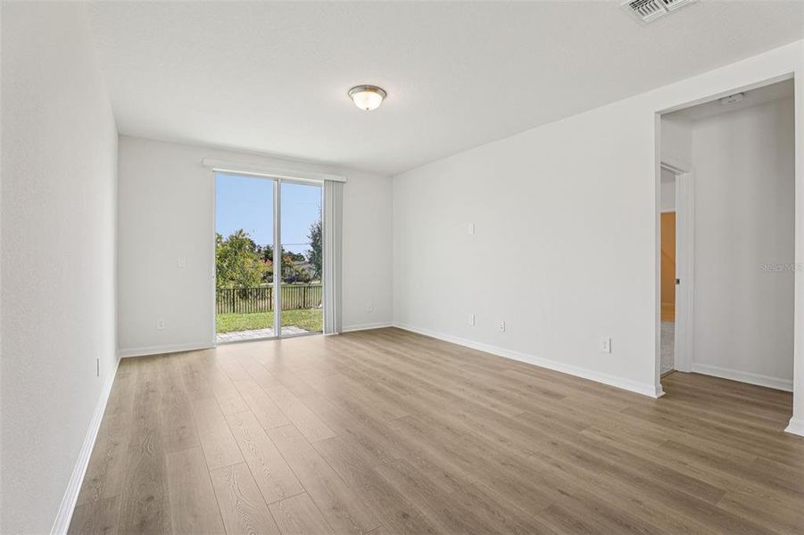 Spacious, unfurnished interior of a new home in Crosswinds - Signature Series, Haines City (Image 30).