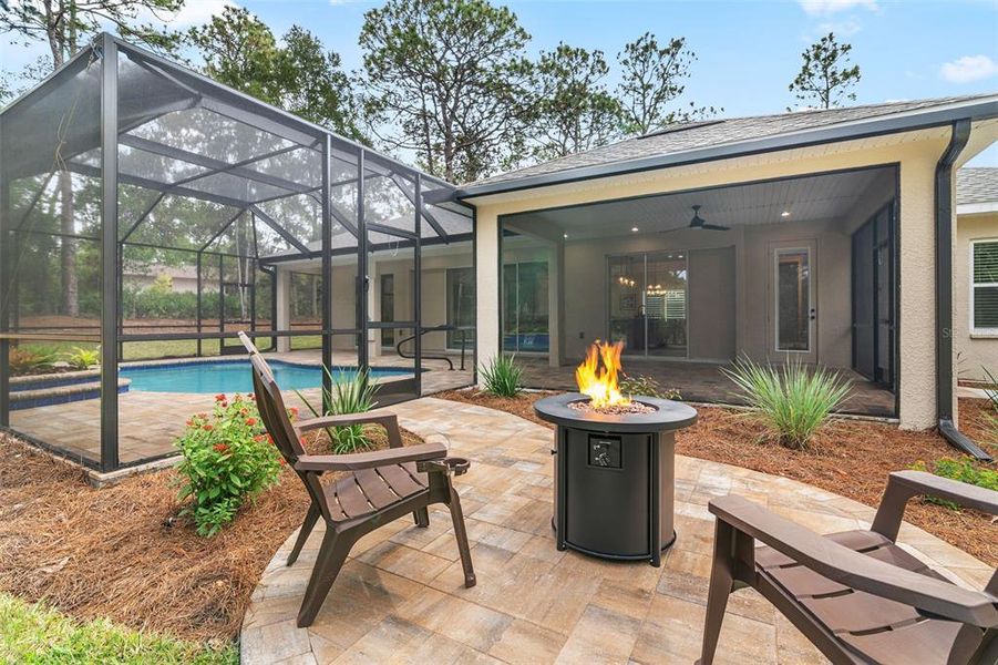 Exterior details and patio area of a home in , Beverly Hills (Image 3).