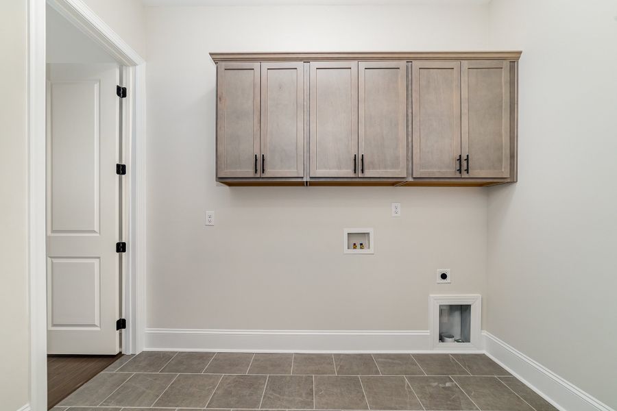 Representative unfurnished interior of a home built from the Madison by Greybrook Homes in Harbor Watch, Statesville (Image 33).