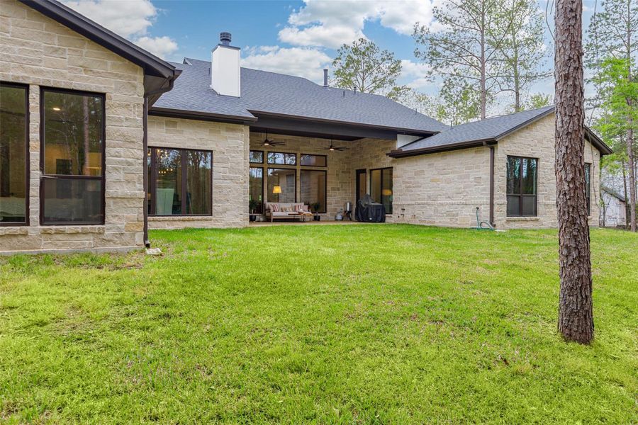 Spacious backyard laid to full lawn is large enough for a luxury pool and could be extended to build in an outdoor summer kitchen for alfresco dining and great entertaining.