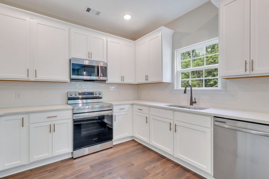 Daufuskie Kitchen | Sink & Window View