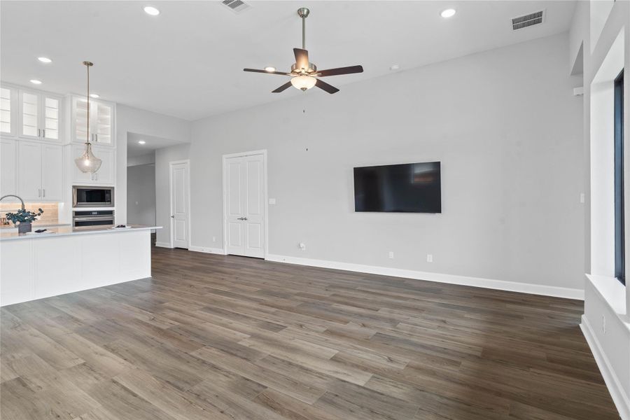 Spacious, unfurnished interior of a new home in , Montgomery (Image 36).