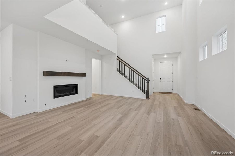 Spacious, unfurnished interior of a new home in Crossway at Second Creek, Commerce City (Image 14).