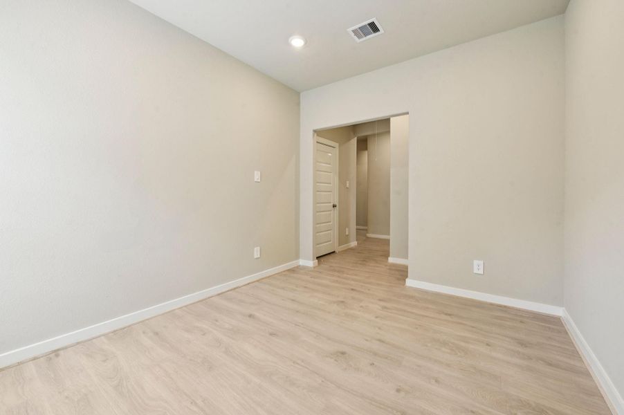 Spacious, unfurnished interior of a new home in Pine Lake Cove - Premier Series, Montgomery (Image 27). Spacious, unfurnished interior of a new home in Pine Lake Cove - Premier Series, Montgomery (Image 27).