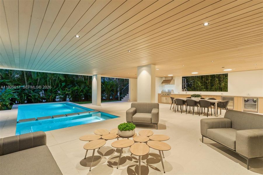 Exterior details and patio area of a home in , Miami (Image 22).