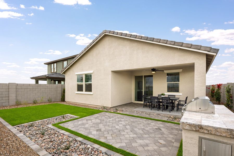 Representative exterior details of a home built from the Fossil by Beazer Homes in Willows at Bella Vista Farms, San Tan Valley (Image 4).