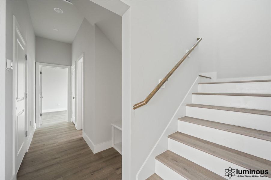 Spacious, unfurnished interior of a new home in Metro Village, Houston (Image 7).