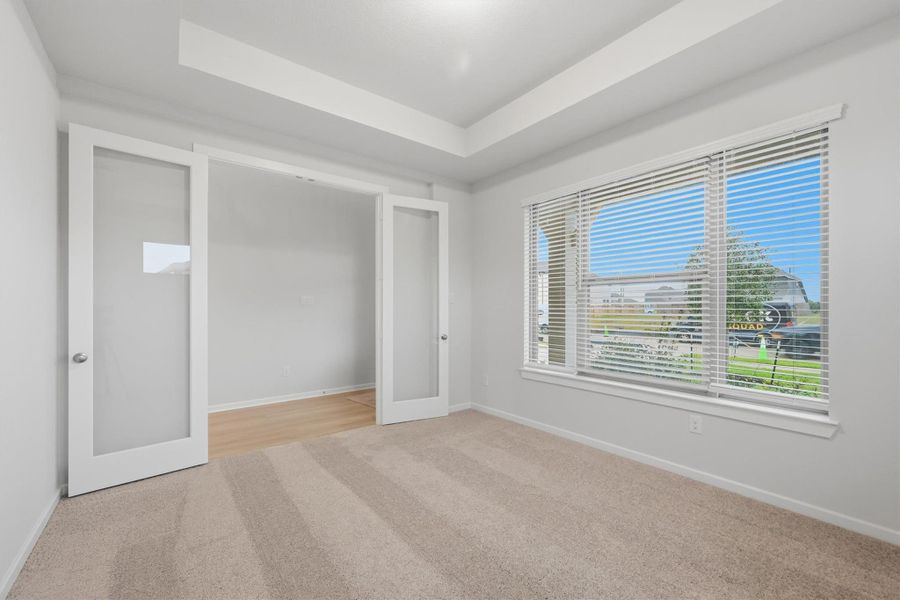 Spacious, unfurnished interior of a new home in Canterra Creek  60', Iowa Colony (Image 36).