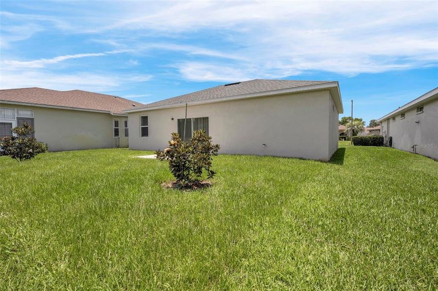 Exterior details and patio area of a home in , Weeki Wachee (Image 3).