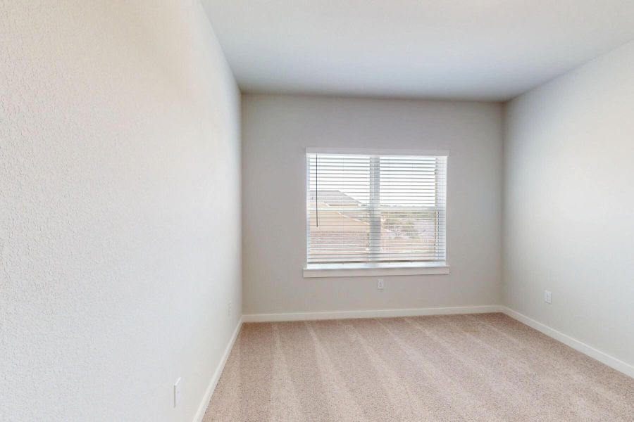 Spacious, unfurnished interior of a new home in Edgewood, Leander (Image 26).