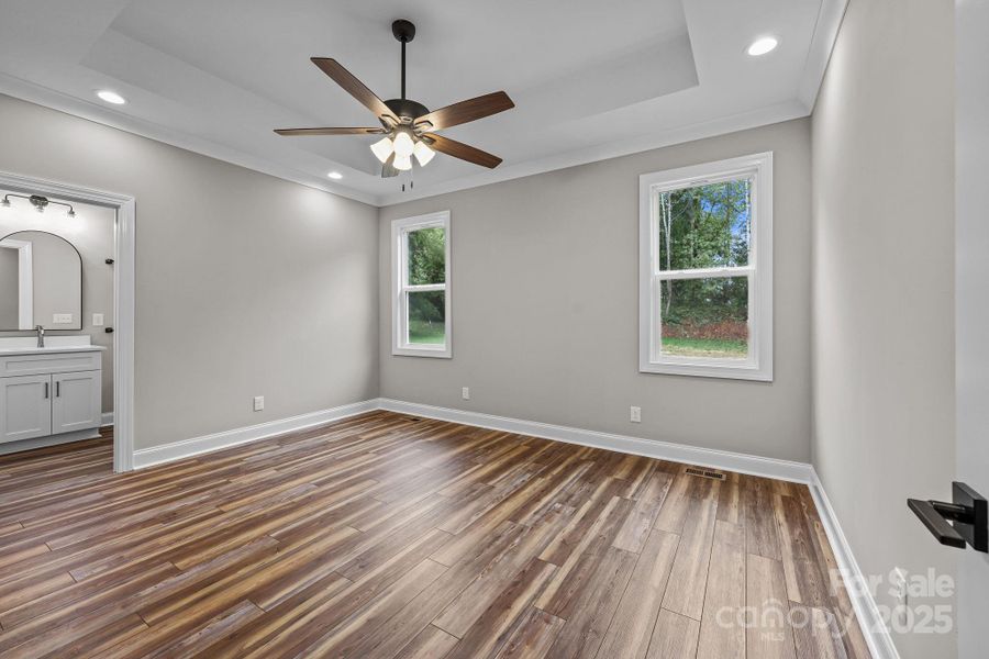 Spacious, unfurnished interior of a new home in , Salisbury (Image 25).