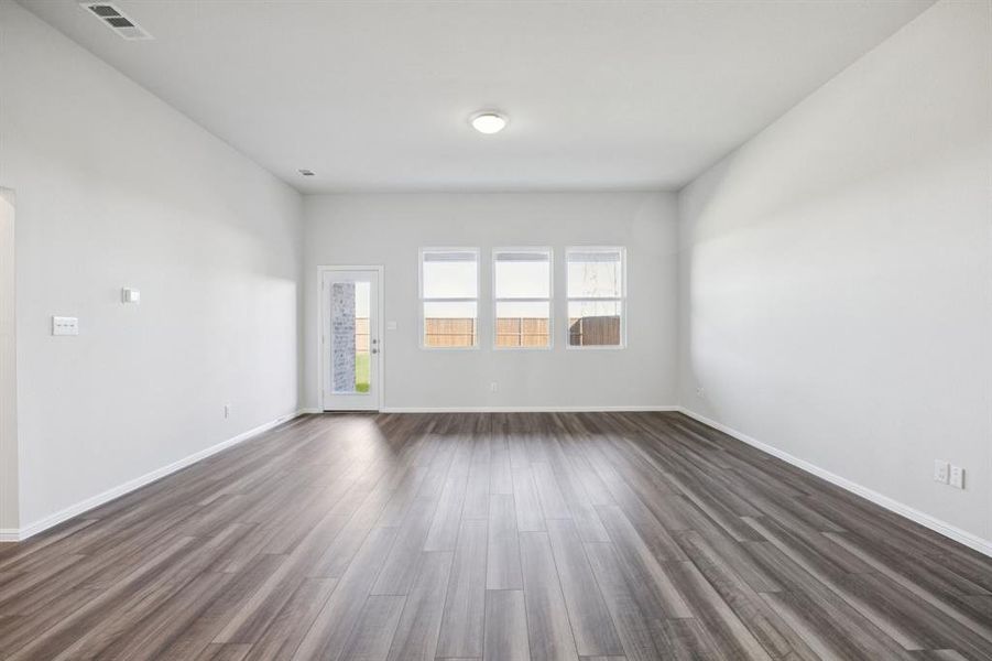 Spacious, unfurnished interior of a new home in Santorini, Seagoville (Image 14). Spacious, unfurnished interior of a new home in Santorini, Seagoville (Image 14).