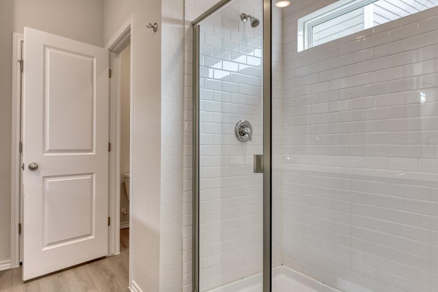 Image 21 representing the McKinney by Ashton Woods in Meadows at Hennersby Hollow 40's, San Antonio, TX.