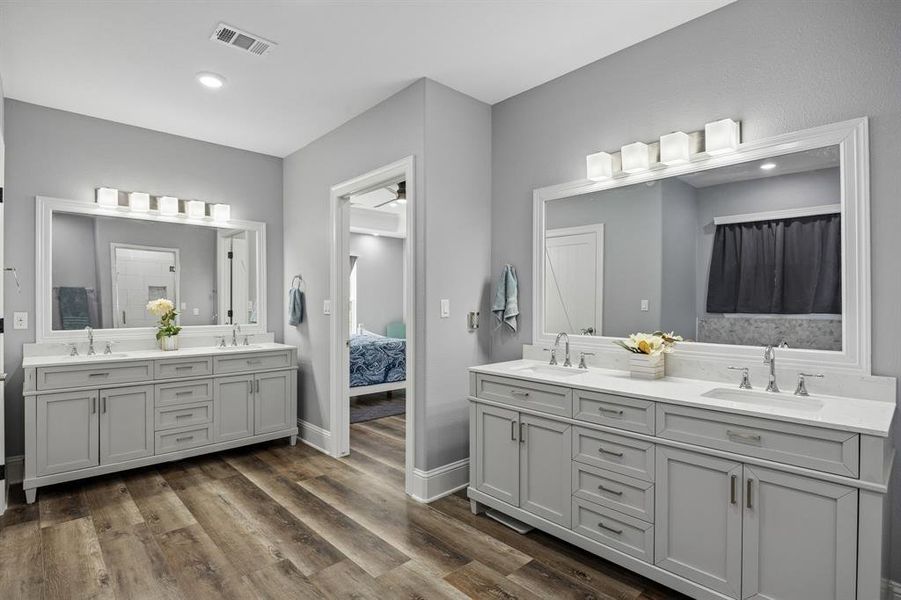Furnished interior view inside a new home in , Edgewood (Image 27).