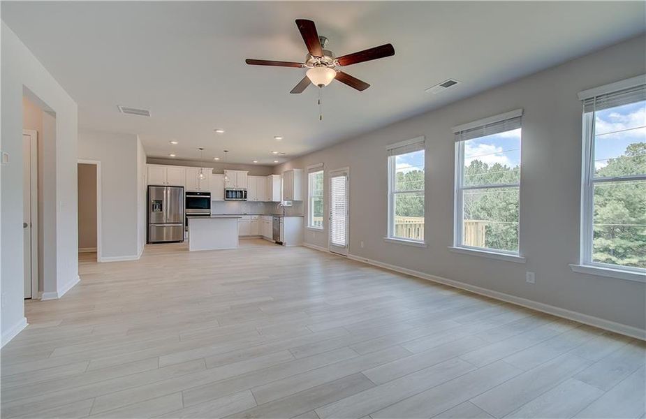 Spacious, unfurnished interior of a new home in Chapel Hill, Newnan (Image 27).