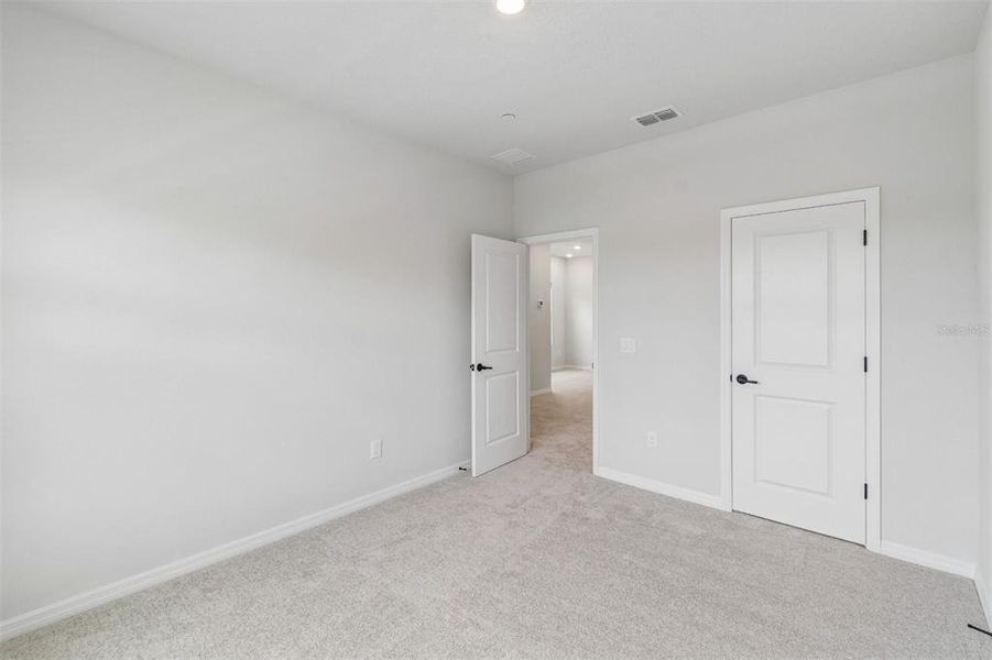 Spacious, unfurnished interior of a new home in , Orlando (Image 22).