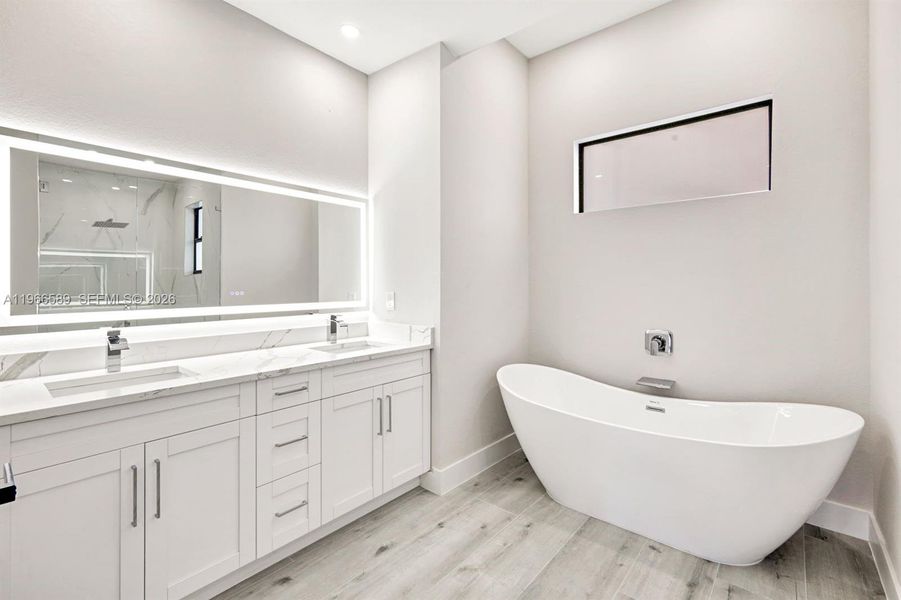 Furnished interior view inside a new home in , Cape Coral (Image 8).