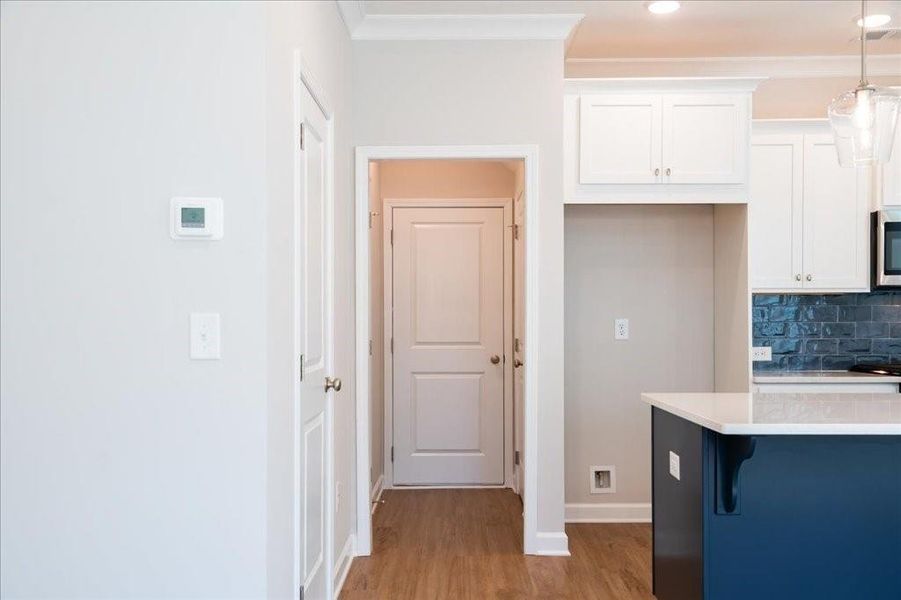 Spacious, unfurnished interior of a new home in Cherokee Township, Acworth (Image 21).