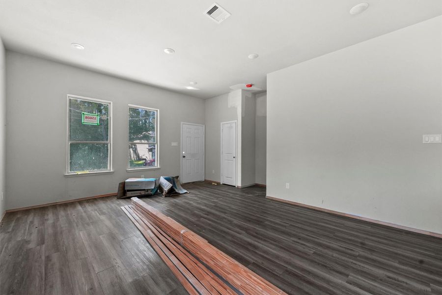 Spacious, unfurnished interior of a new home in , Montgomery (Image 10).