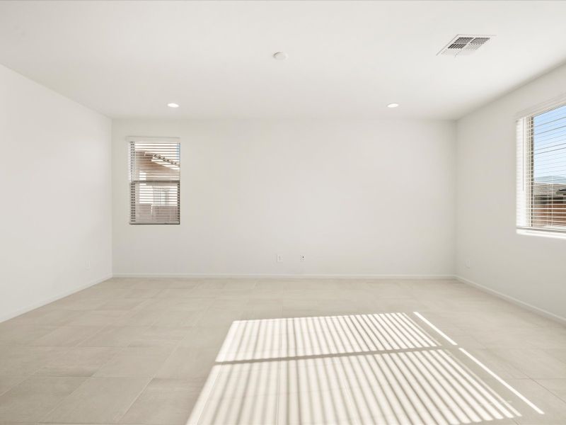 Spacious, unfurnished interior of a new home in Alamar at Rocking K, Tucson (Image 11).