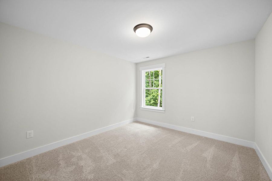 Spacious, unfurnished interior of a new home in Harbor Crossing, Greensboro (Image 25).