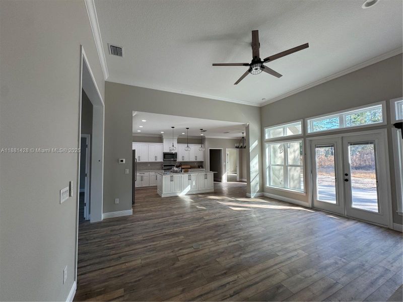 Image 8 of a home in . Image 8 of a home in .