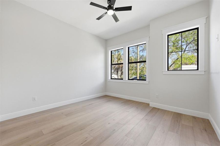 Spacious, unfurnished interior of a new home in , Tampa (Image 20).