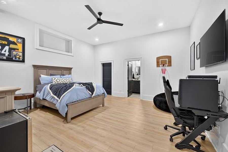 Furnished interior view inside a new home in , Gainesville (Image 76). Furnished interior view inside a new home in , Gainesville (Image 76).