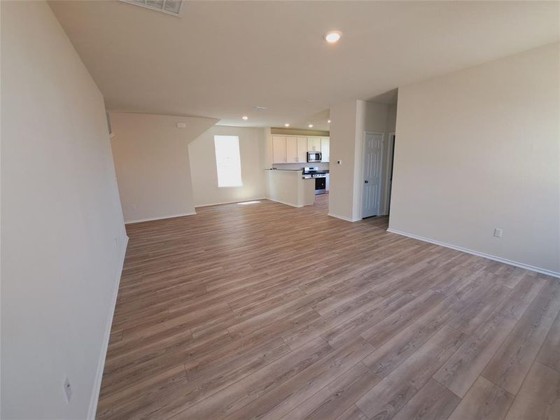 Spacious, unfurnished interior of a new home in Sunfield, Buda (Image 13). Spacious, unfurnished interior of a new home in Sunfield, Buda (Image 13).