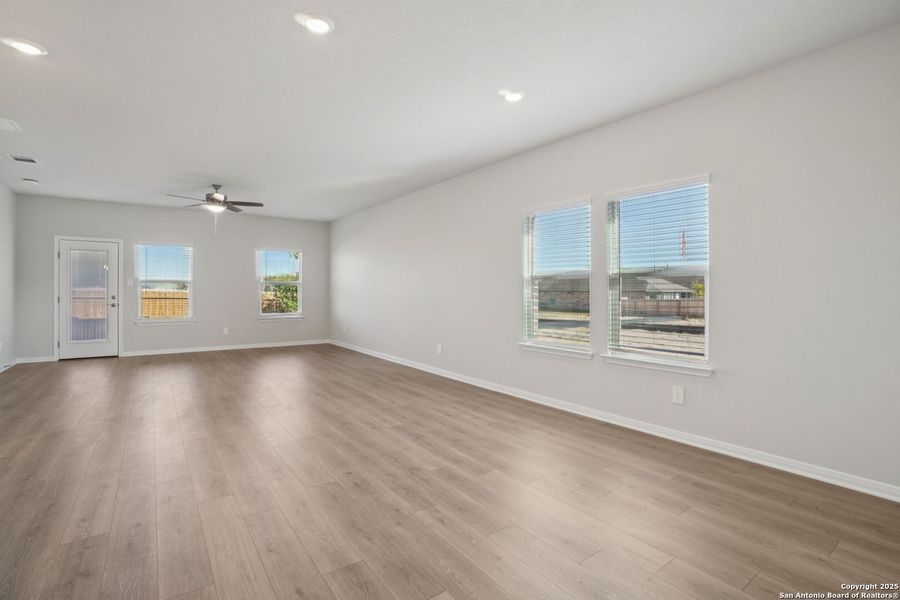 Spacious, unfurnished interior of a new home in Carmel Ranch, Schertz (Image 24). Spacious, unfurnished interior of a new home in Carmel Ranch, Schertz (Image 24).