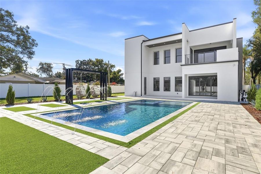 Exterior details and patio area of a home in , Tampa (Image 32).