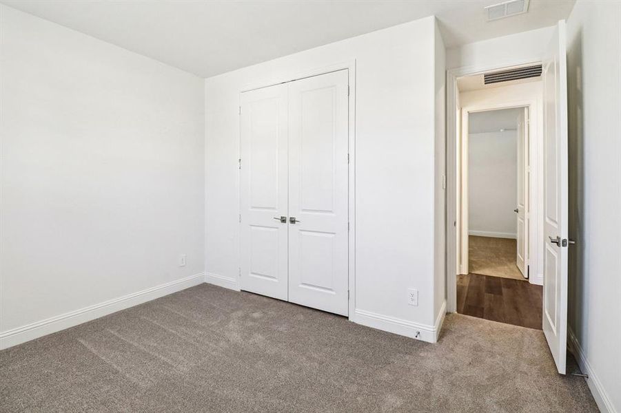 Spacious, unfurnished interior of a new home in Ashford Park - Texana Series, Corinth (Image 23). Spacious, unfurnished interior of a new home in Ashford Park - Texana Series, Corinth (Image 23).