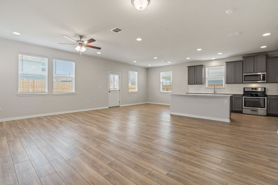 004_dsc01412_52353271083_o