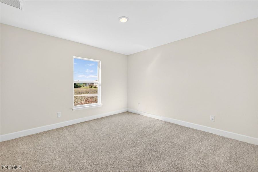 Spacious, unfurnished interior of a new home in Cape Coral, Cape Coral (Image 29).