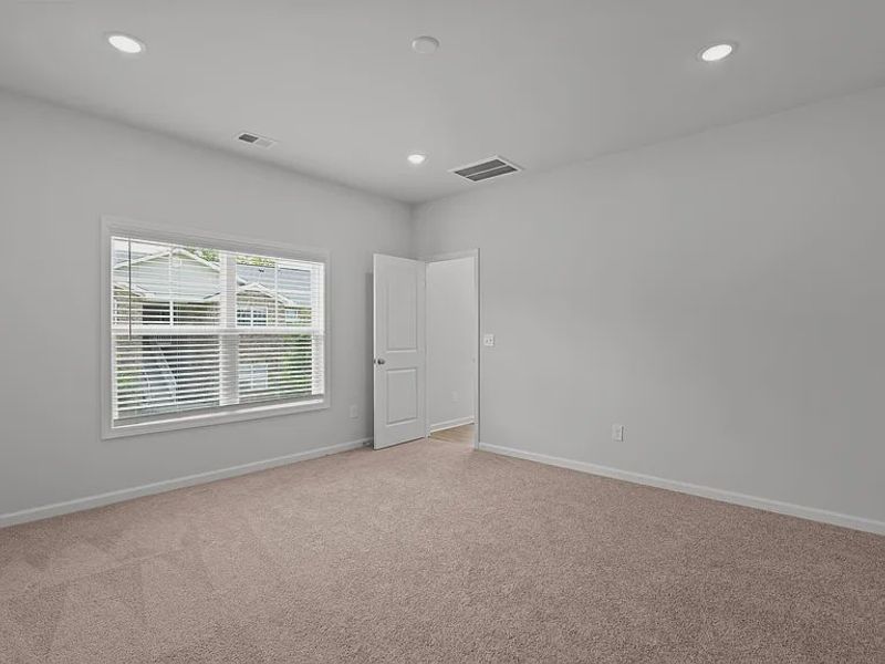 Spacious, unfurnished interior of a new home in Portrait Hills, Aiken (Image 8).