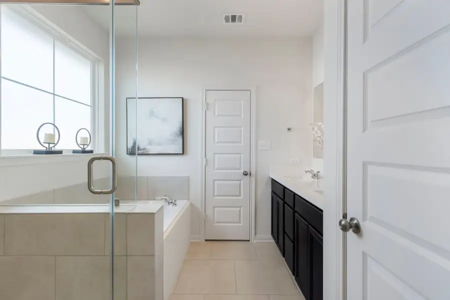 Furnished interior view inside a new home in Grand Lake, Snook (Image 5).