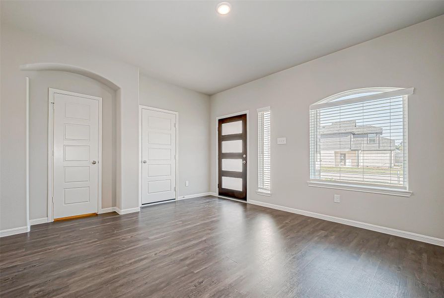 Spacious, unfurnished interior of a new home in Mill Creek Trails, Magnolia (Image 42).