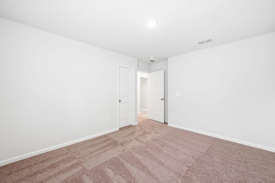 Spacious, unfurnished interior of a new home in Grand Arbor, Blythewood (Image 33).