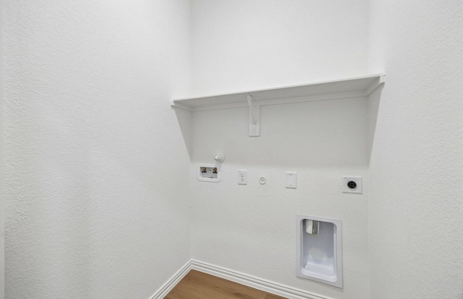 Spacious, unfurnished interior of a new home in Highland Lakes, McKinney (Image 17).