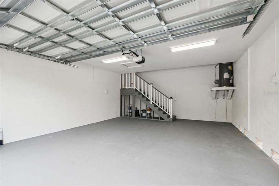 Spacious, unfurnished interior of a new home in , Hudson (Image 26).