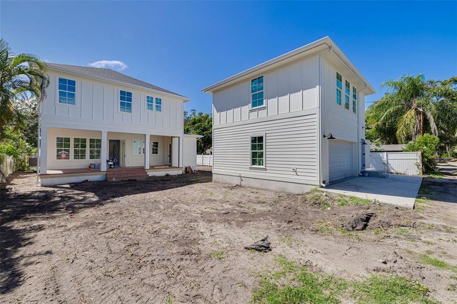 Exterior details and patio area of a home in , St. Petersburg (Image 24).