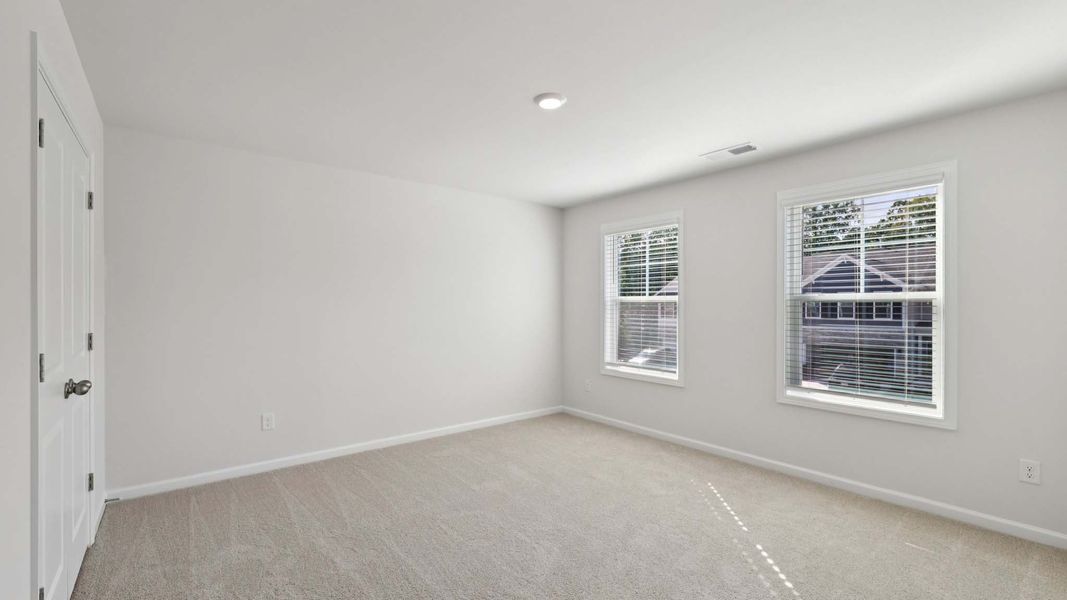 Spacious, unfurnished interior of a new home in Blackstone Bay Townhomes, Sherrills Ford (Image 41).