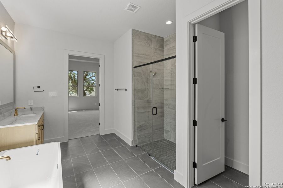 Furnished interior view inside a new home in Esperanza - 70', Boerne (Image 13). Furnished interior view inside a new home in Esperanza - 70', Boerne (Image 13).