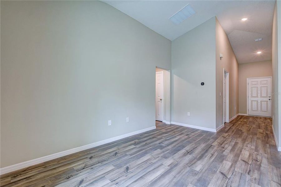 Spacious, unfurnished interior of a new home in Crosswind Point, Parrish (Image 12).