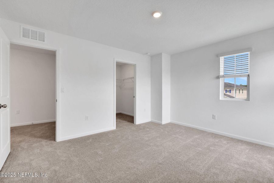 Spacious, unfurnished interior of a new home in Cedar Creek, Jacksonville (Image 15).